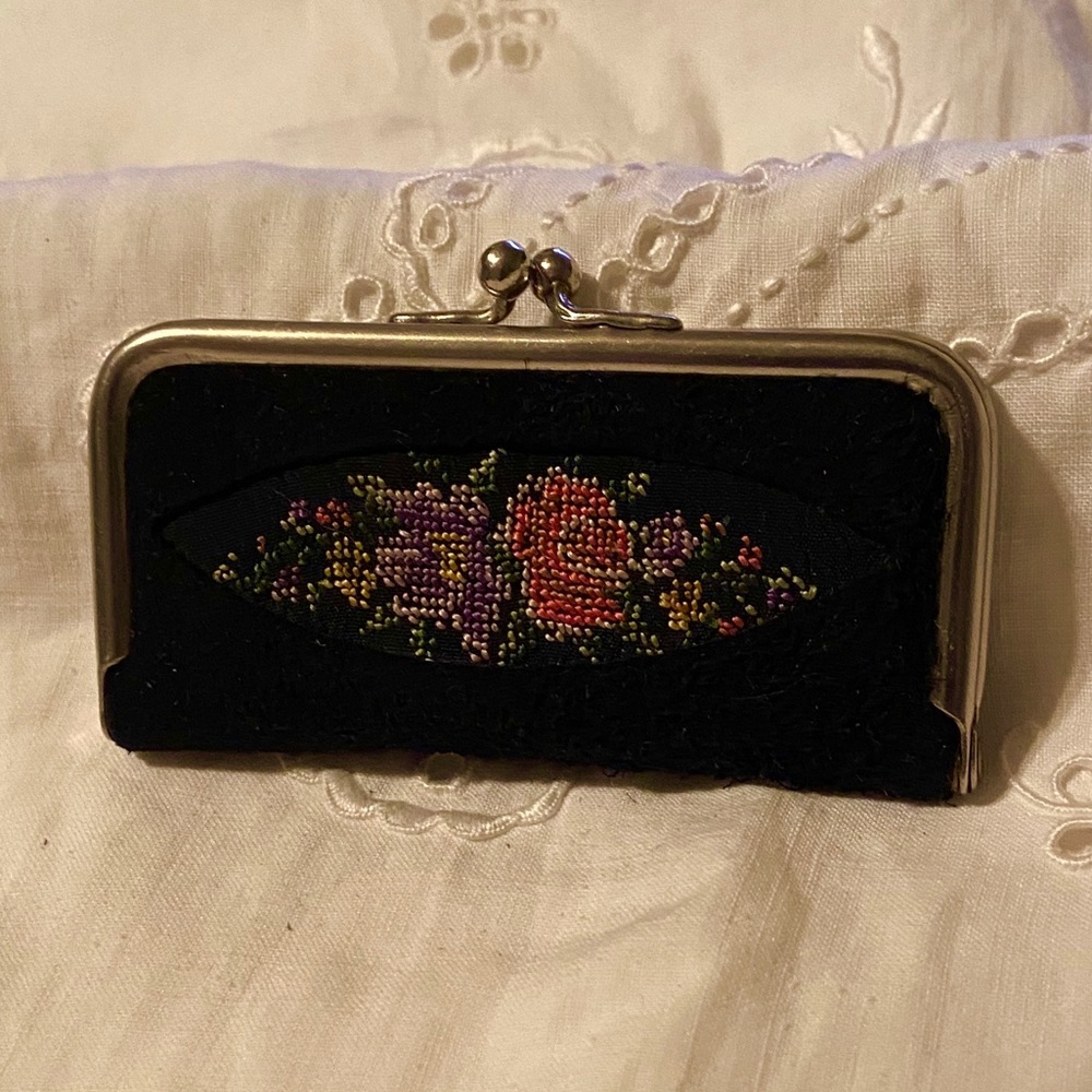 Vintage nail kit Petit Point ‘40’s GREAT CONDITION